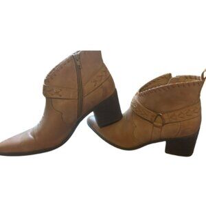 BEAUTIFUL Frye & CO Heeled Ankle Boots(SOLD)